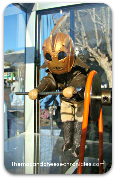 Disneyland's Popcorn Machine Crankers