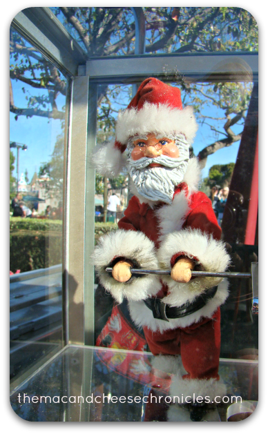 Disneyland's Popcorn Machine Crankers