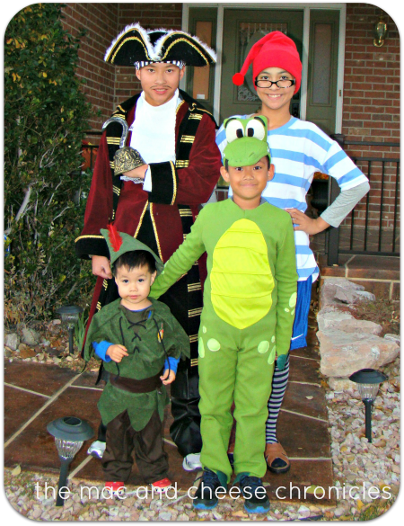 HOMEMADE HALLOWEEN: PETER PAN AND CAPTAIN HOOK COSTUMES